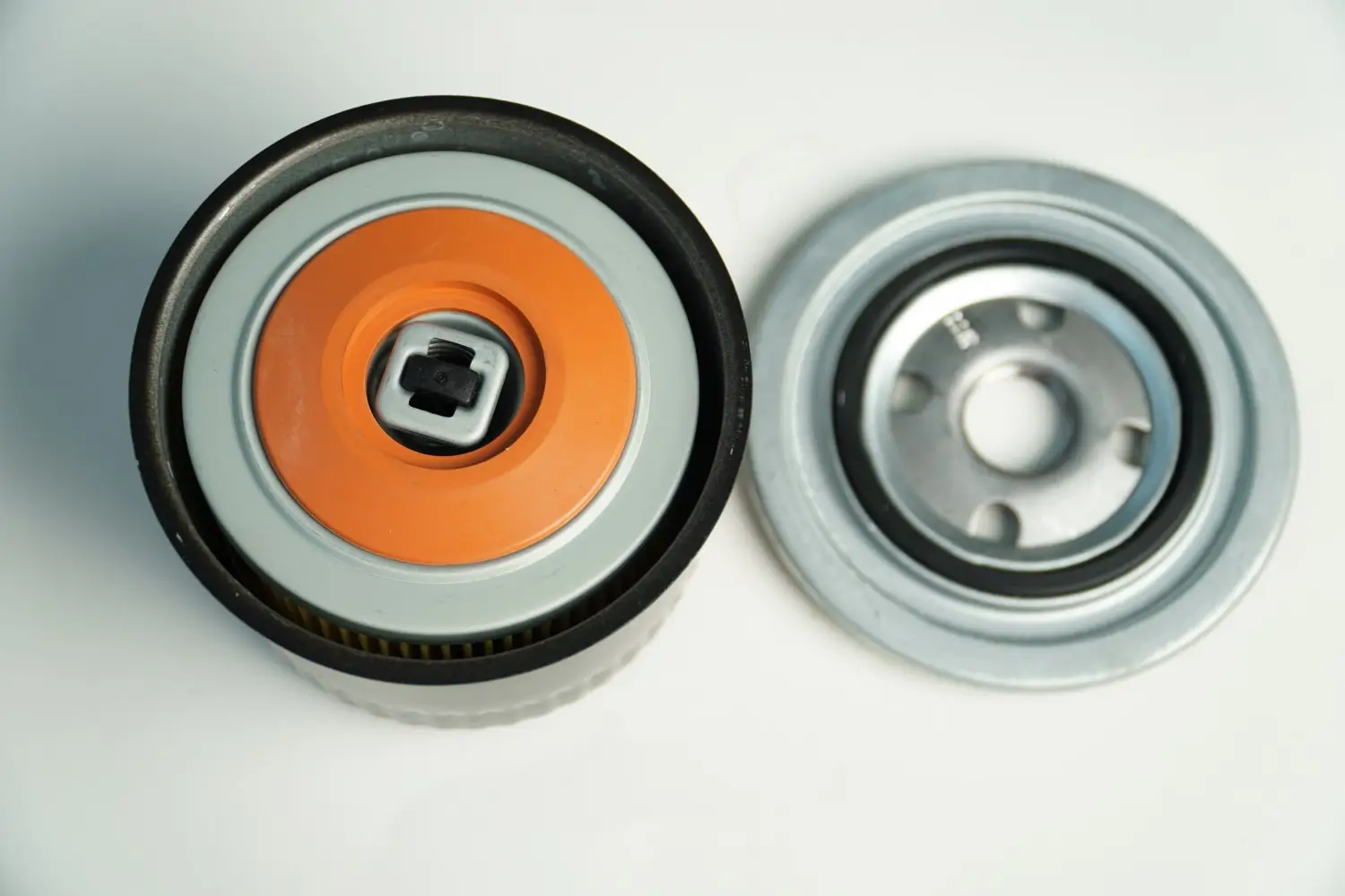 8094872 oil filter suppliers